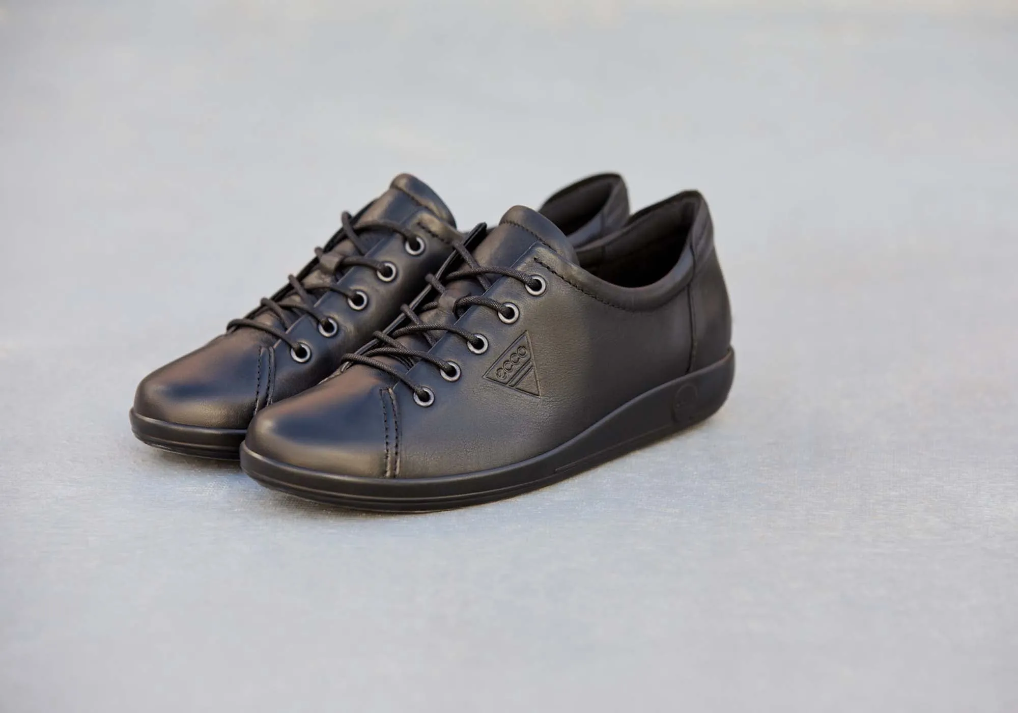 ECCO Womens Comfortable Leather Soft 2.0 Sneakers Shoes ECCO Shoes