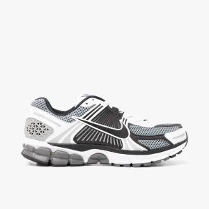 Nike Footwear Nike Zoom Vomero 5 SE SP Dark Grey / Black - White
